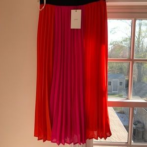 NWT THML pink and red color block pleated skirt